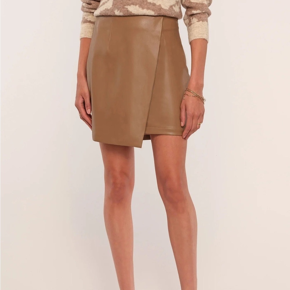Heartloom Sonja tan faux leather mini skirt size small